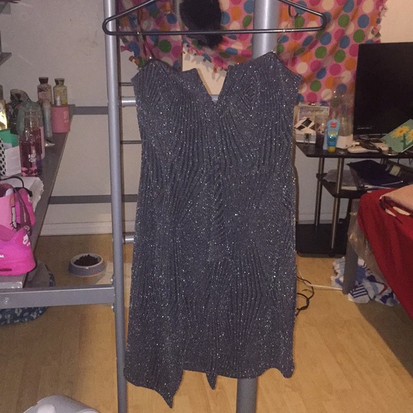 Dress - Picture 1 of 3